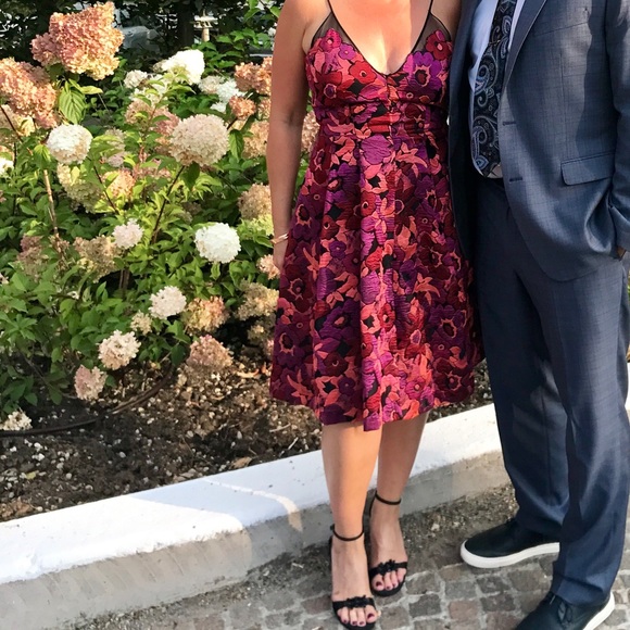 Badgley Mischka Dresses & Skirts - Badgley Mischka spaghetti strap floral v-neck fit & flare dress WORN ONCE EUC